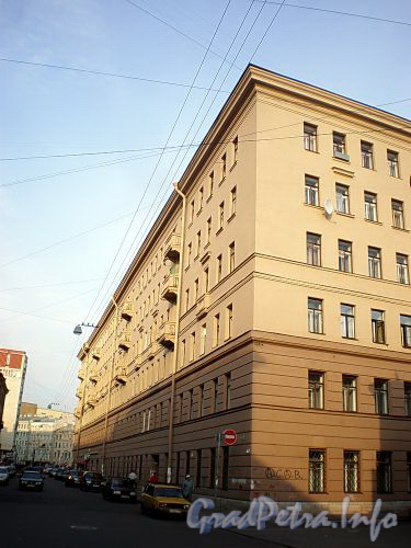 Ул. Константина Заслонова, д. 2. Общий вид здания. Фото сентябрь 2009 г.