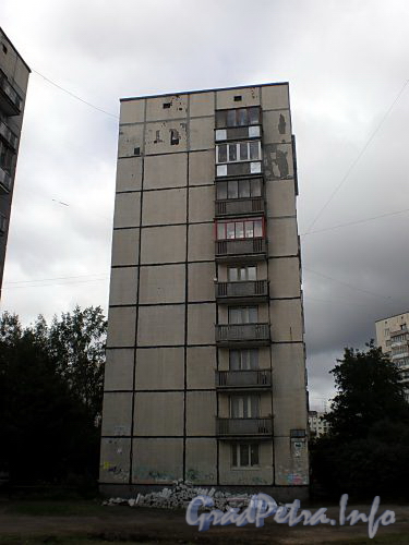 Ул. Есенина, д. 32, корп. 2. Вид на жилой дом с торца. Фото сентябрь 2008 г.