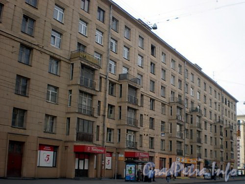 Ивановская ул., д. 6 / ул. Бабушкина, д. 46. Фрагмент фасада по Ивановской улице. Фото июнь 2008 г.