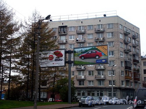 Кирочная ул., д. 61. Вид на здание от Новгородской улицы. Фото октябрь 2008 г.