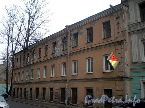 Ул. Ольминского, д. 6 (левая часть). Фасад здания. Фото апрель 2009 г.