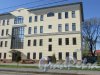 улица Одоевского, дом 5, литера А. Правая часть фасада с номером здания. Фото 1 мая 2016 года.
