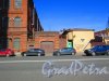 Уральская улица, дом 1, литера В. Проезд между корпусами. Фото 1 мая 2016 года.
