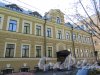 Госпитальная ул., д. 4. Здание убежища Санкт-Петербургского дворянства, 1890-е. Общий вид уличного фасада. фото май 2018 г.