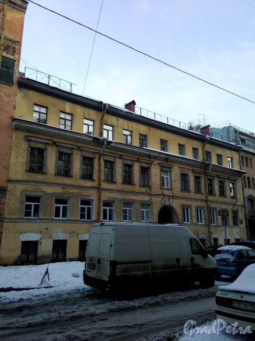 Серпуховская улица, дом 16. 3-этажный жилой дом 1909 года постройки, год проведения реконструкции 1983. 2 парадные, 11 квартир. Фото 31.01.2019 года.