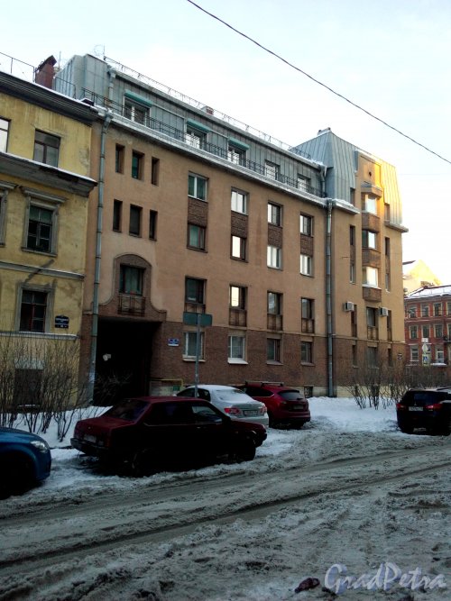 Серпуховская улица, дом 18. 5-этажный жилой дом 1994 года постройки. 2 парадные, 39 квартир. Фото 31.01.2019 года.