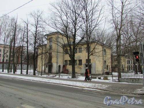Миргородская улица, дом 3, литера С. Общий вид здания. Фото 2 марта 2019 года.
