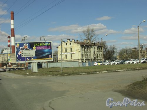 Черниговская улица, дом 27, литера А. Общий вид участка. Фото 7 апреля 2019 года.
