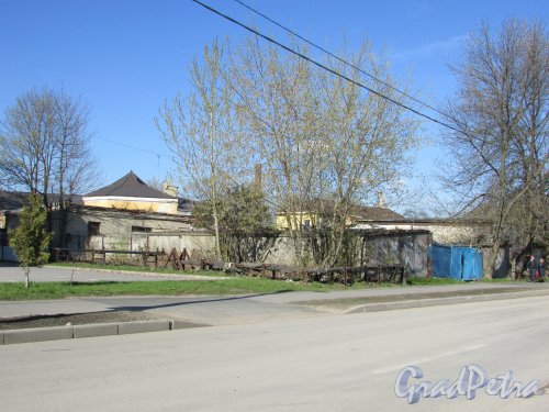 улица Одоевского, дом 3. Общий вид территории. Фото 1 мая 2016 года.
