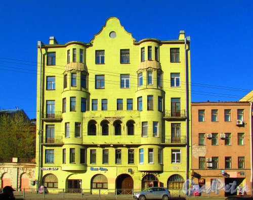 Пионерская улица, дом 31, литера А. Общий вид фасада здания.. Фото 1 мая 2016 года.
