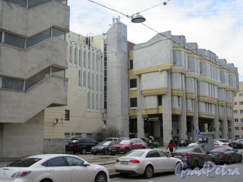 Артиллерийская ул., д. 1. Гостиница «Русь». Вид основного здания. фото май 2018 г.