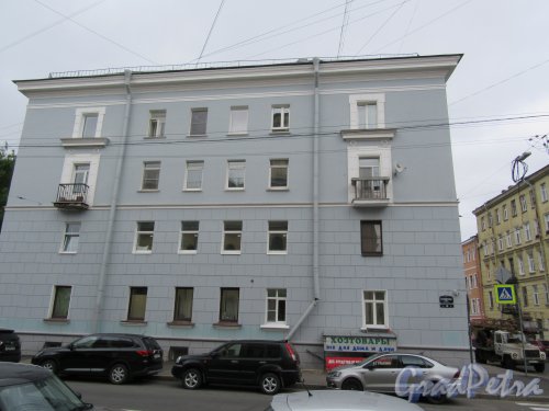 5-я Советская ул., д. 32 Жилой дом послевоенной  постройки. Общий вид фасада. фото июль 2018 г.