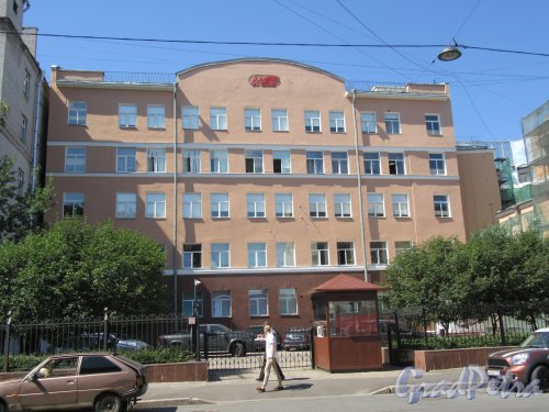 Новгородская ул., д. 16. Офисное здание. Общий вид фасада. фото июль 2018 г. 