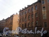 Ул. Чапаева, д. 10 (левая часть). Бывший доходный дом. Правый и левый корпуса. Фото апрель 2010 г.
