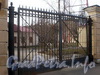 Ул. Чапаева, д. 26. Решетка ворот. Фото апрель 2010 г.