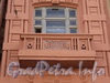 Фурштатская ул., д. 11. Доходный дом 3.М. и А.А. Зайцевых. Балкон правого эркера. Фото май 2010 г.