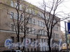 Фурштатская ул., д. 29 А. Здание школы №197. Фрагмент фасада. Фото май 2010 г.