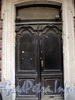 Галерная ул., д. 20 (правая часть). Правая входная дверь. Фото июнь 2010 г.