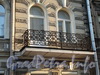 Захарьевская ул., д. 5. Решетка балкона. Фото июль 2010 г.