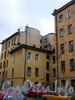 Дома 28, лит. А и 30, лит. А по Астраханской улице. Вид со двора. Фото август 2004 г.