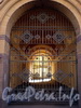 Кирочная ул., д. 1. Здание Офицерского собрания (Дом офицеров). Решетка ворот. Фото апрель 2010 г.