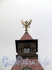 Кирочная ул., д. 43. Здание музея А.В. Суворова. Двуглавый орел над центральной башней. Фото сентябрь 2010 г.