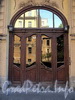Кирочная ул., д. 45. Парадная дверь. Фото август 2010 г.