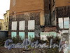 Ул. Бонч-Бруевича, д. 2. Брандмауэр дома со следами снесенной двухэтажной пристройки. Фото октябрь 2010 г.