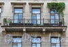 Рузовская ул., д. 9. Доходный дом Л.С. Перла. Центральный балкон. Фото август 2010 г.