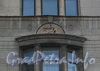 Рузовская ул., д. 9. Доходный дом Л.С. Перла. Элементы декора фасада здания. Фото август 2010 г.