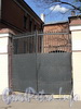 Ворота между корпусами домов 10 и 12 по Рузовской улице. Фото май 2010 г.
