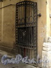 Гагаринская ул., д. 6, лит. А. Створка ворот. Фото сентябрь 2010 г.