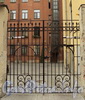 Гагаринская ул., д. 21. Ворота во двор. Фото сентябрь 2010 г.