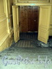 Ул. Писарева, д. 18. Холл подъезда. Фото апрель 2011 г.