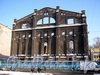 Ул. Писарева, д. 20. Фасад остова здания после пожара 2003 года. Фото март 2005 г.