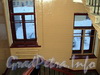 Ул. Блохина, д. 5 / Мытнинский пер., д. 2. Лестница № 2. В парадной дома. Фото февраль 2011 г.