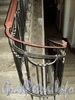 Ул. Блохина, д. 11. Фрагмент ограждения парадной лестницы. Фото апрель 2011 г.