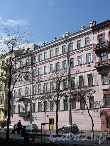 Фурштатская ул., д. 14. Фасад здания. Фото май 2010 г.