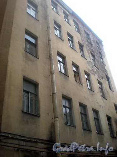 11-я Красноармейская ул., д. 7. Расселенный корпус. Вид со двора. Фото февраль 2010 г.