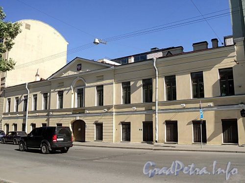 Ул. Якубовича, д. 6. Фасад здания. Фото июнь 2010 г.