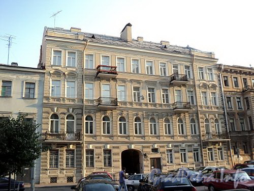 Захарьевская ул., д. 5. Фасад здания. Фото июль 2010 г.