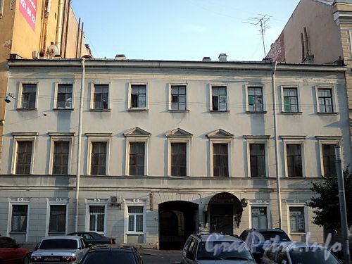 Захарьевская ул., д. 7. Фасад здания. Фото июль 2010 г.
