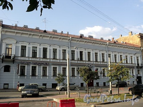 Захарьевская ул., д. 10. Фасад здания. Фото июль 2010 г.