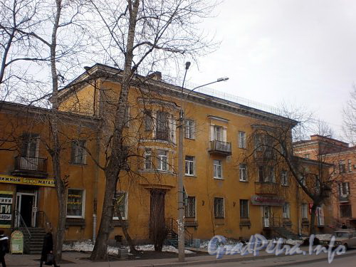 Елецкая ул., д. 3. Фасад здания. Фото апрель 2010 г.