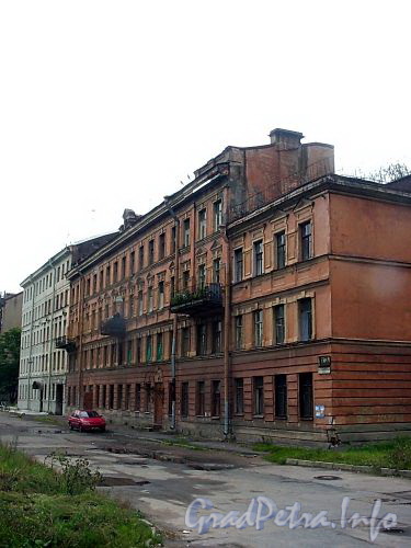 Дома 17 и 19 по Астраханской улице. Фото август 2004 г.