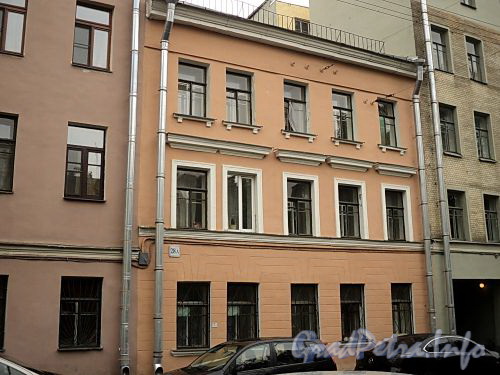 Астраханская ул., д. 28, лит. А. Фасад здания. Фото август 2010 г.