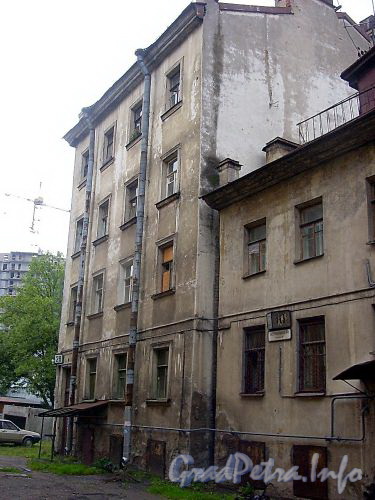 Астраханская ул., д. 28, лит. Б. Общий вид. Фото август 2004 г.