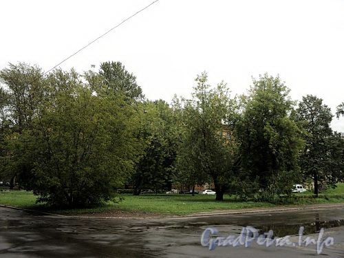Сквер между Саратовской и Астраханской улицами. Вид с Сахарного переулка. Фото август 2010 г.