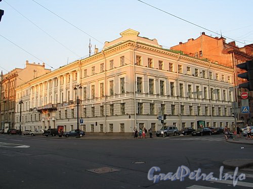 Гороховая ул., д. 2 / Адмиралтейский пр., д. 6. Общий вид здания. Фото август 2010 г.