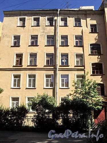 Ул. Радищева, д. 9. Фасад здания. Фото июль 2010 г.